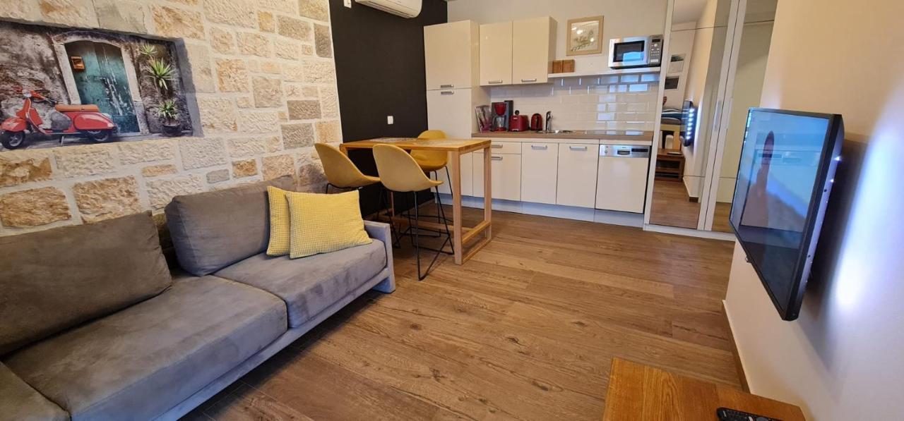 Apartments Lolita Бол Экстерьер фото