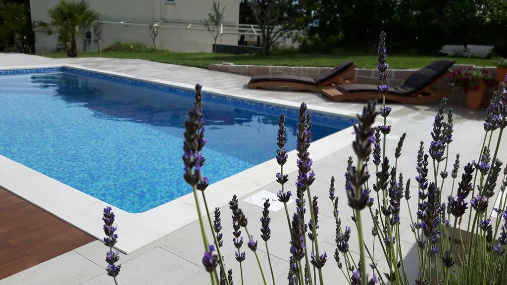 Apartments Lolita Бол Экстерьер фото